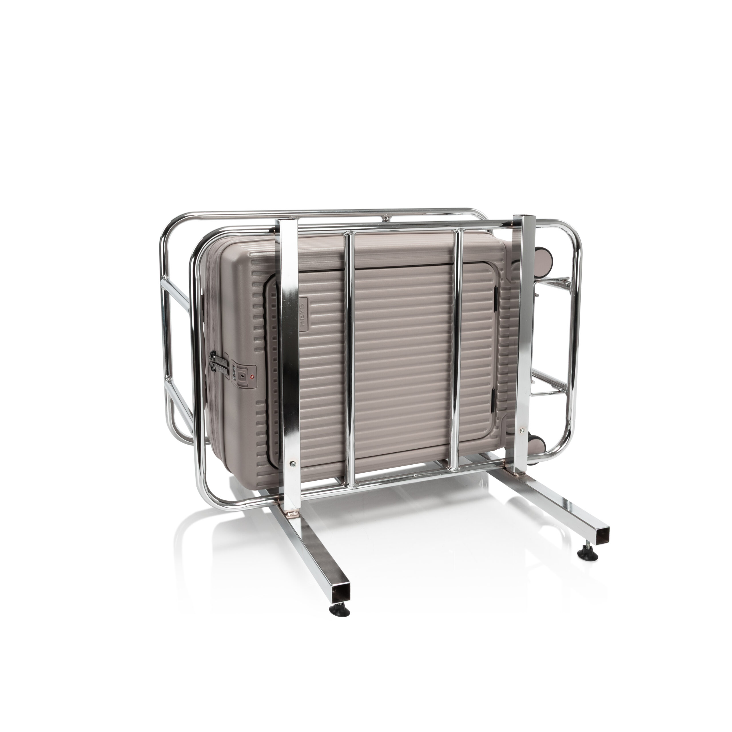 Latch Luggage 21" - Atmosphere - Image 2