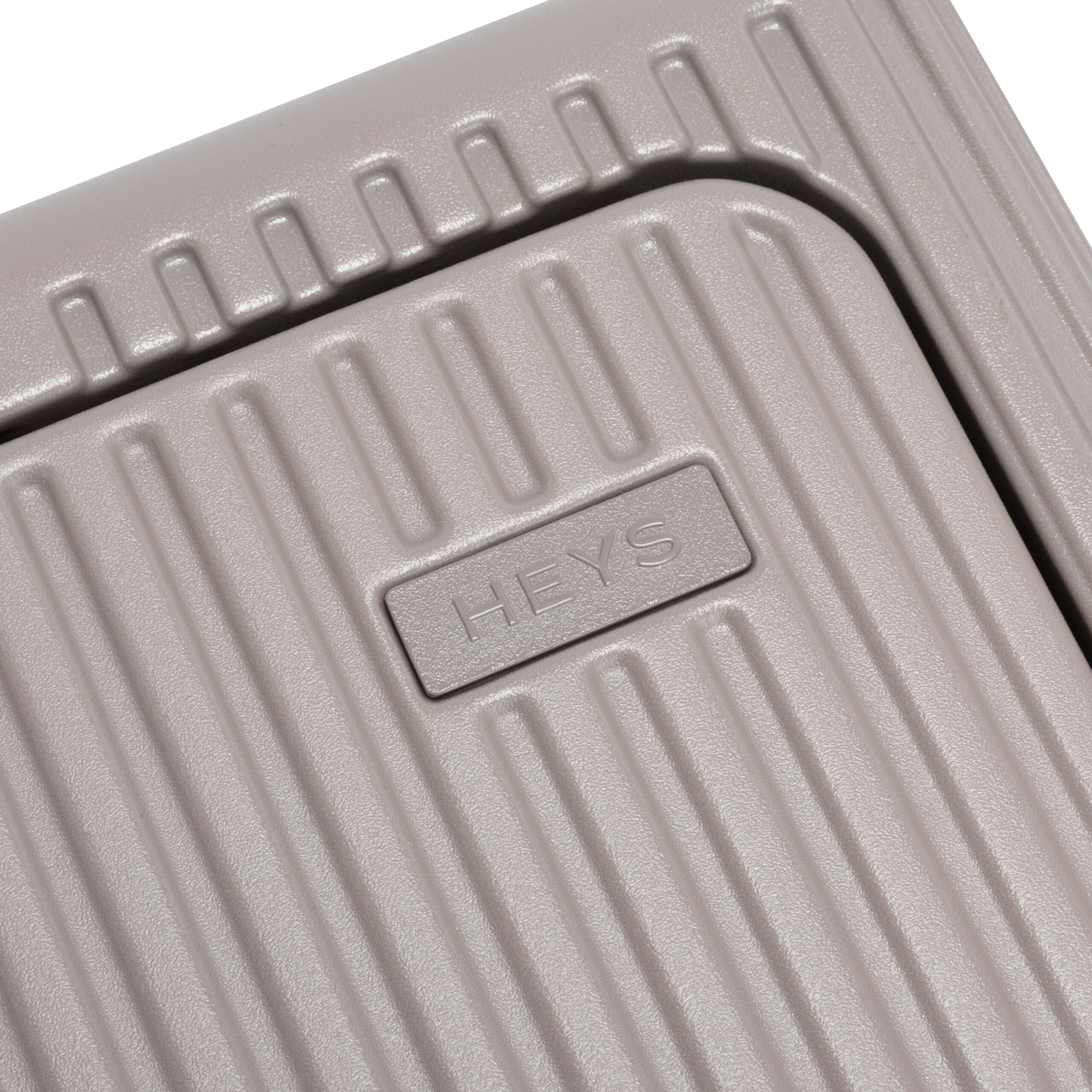 Latch Luggage 21" - Atmosphere - Image 7